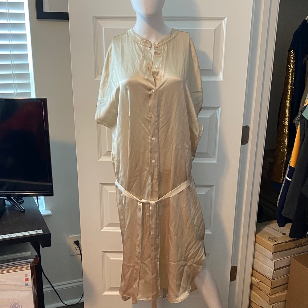Banana Republic Elegant Gold Satin Robe